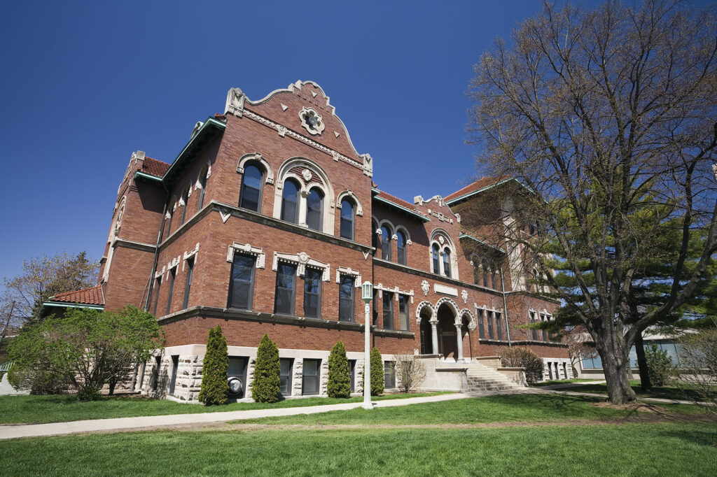 Photo of Dumbach Hall in Rogers Park neighborhood
